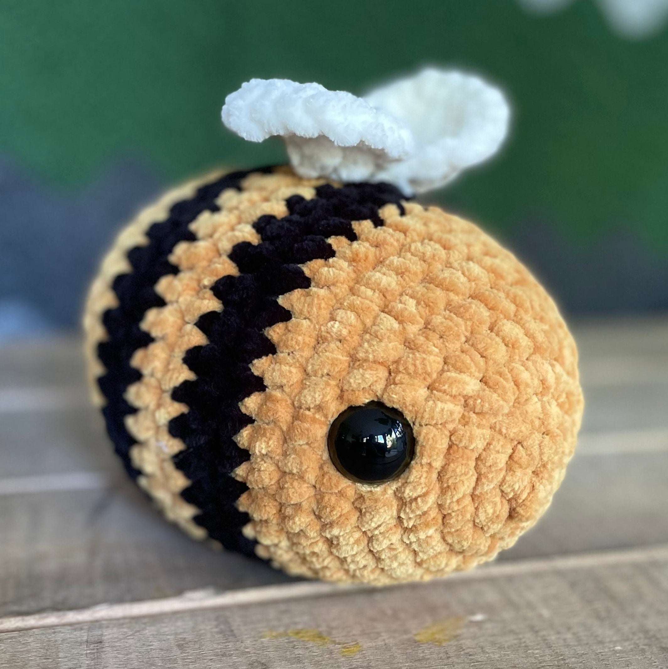 Plushie 'Buzz The Bee'